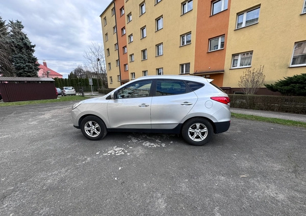 Hyundai ix35 cena 37900 przebieg: 208975, rok produkcji 2010 z Rzeszów małe 154